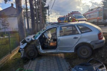 Bărbat mort și femeie grav rănită într-un accident produs pe DN 17