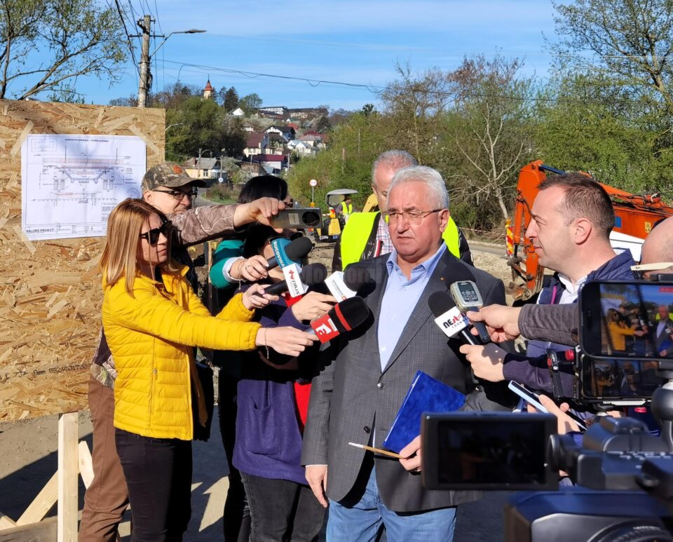 Primarul Ion Lungu a vorbit despre zvonurile lansate pe piață referitoare la candidatura sa din partea altor partide Primarul Ion Lungu a vorbit despre zvonurile lansate pe piață referitoare la candidatura sa din partea altor partide