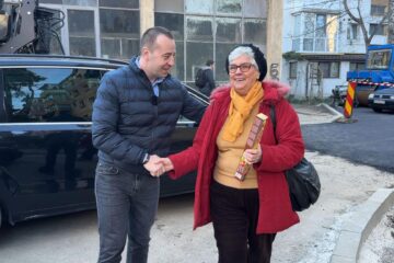 Lucian Harșovschi a discutat și cu locuitorii din zonă, întrebându-i dacă este ceva care îi nemulțumește și ce ar mai trebui făcut