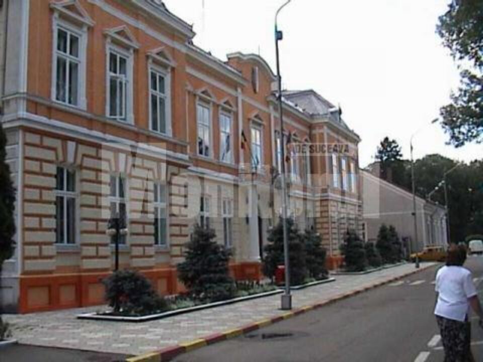 În absența lui Aurel Olărean, sediul Primăriei Rădăuți a fost din nou scena unui scandal