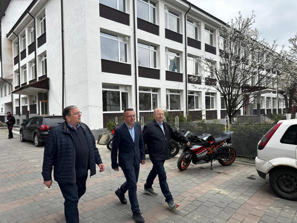 Președintele CJ Suceava, Gheorghe Flutur, a verificat lucrările la mai multe priecte de dezvoltare din Vatra Dornei