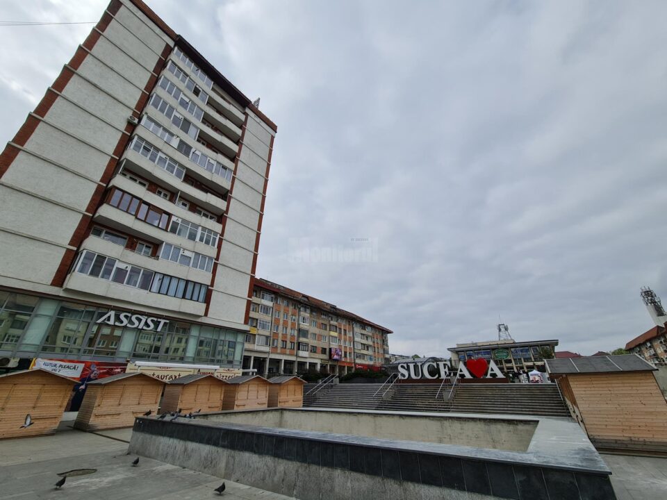 Anul acesta, cea mai mare parte a căsuțelor pentru Târgul de Paști au fost amplasate pe esplanada mică, din fața Restaurantului Union, de la baza blocului turn