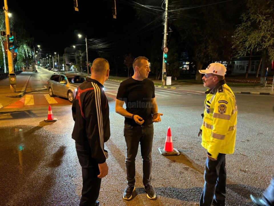 Lucian Harșovschi la locul avariei ACET din fața Primăriei Suceava