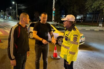 Viceprimarul Lucian Harsovschi la avaria ACET din fața Primăriei Suceava