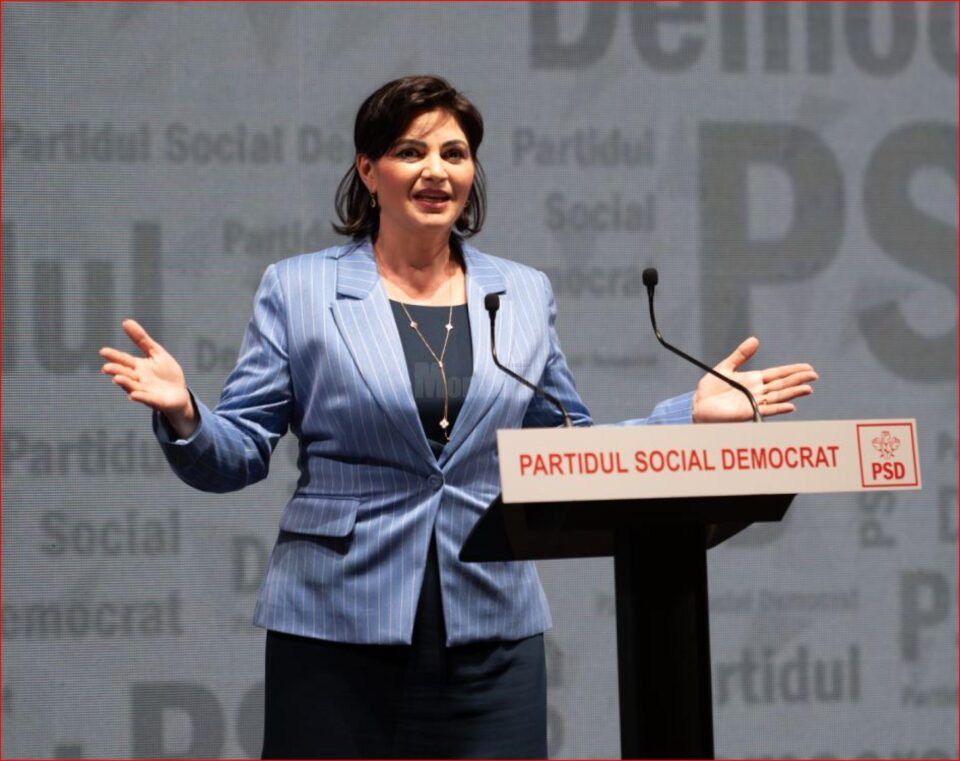 Larisa Blanari, candidatul PSD pentru alegerile europarlamentare din 9 iunie. Foto artistul.studio Larisa Blanari, candidatul PSD pentru alegerile europarlamentare din 9 iunie. Foto artistul.studio
