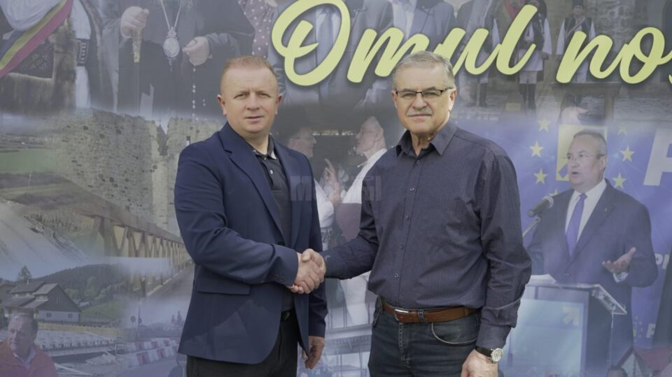 Candidatul PNL pentru funcția de primar al comunei Șcheia, Alin Rusu, are sprijinul lui Viorel Seredenciuc pentru a câștiga această funcție Candidatul PNL pentru funcția de primar al comunei Șcheia, Alin Rusu, are sprijinul lui Viorel Seredenciuc pentru a câștiga această funcție