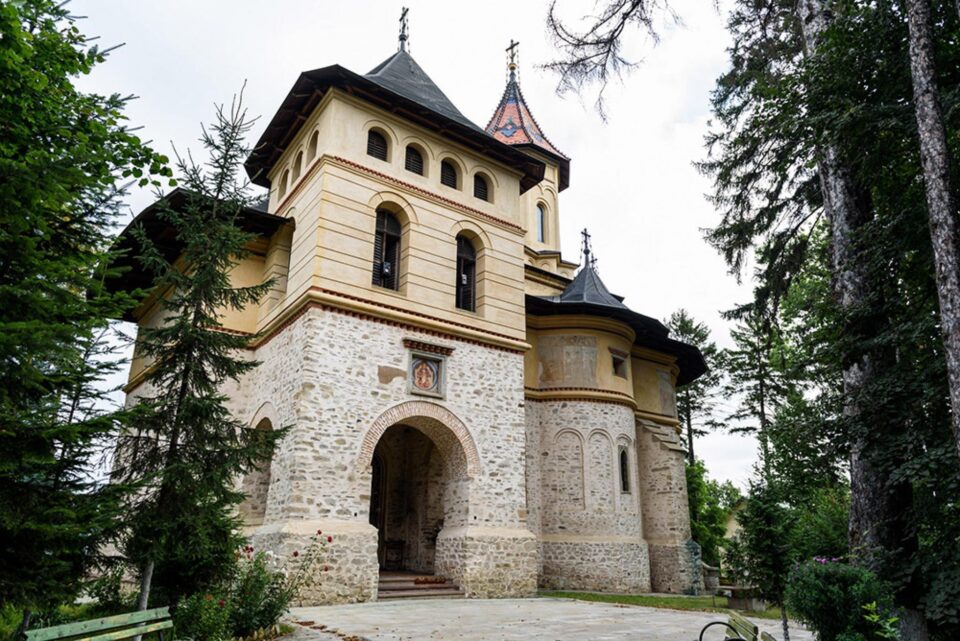 Moaștele Sfântului Mare Mucenic Ioan cel Nou vor fi duse în procesiune la Mănăstirea Mirăuți Moaștele Sfântului Mare Mucenic Ioan cel Nou vor fi duse în procesiune la Mănăstirea Mirăuți