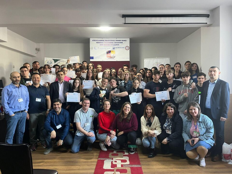 La Colegiul „Vasile Lovinescu” Fălticeni, pentru câteva zile s-au jucat cărți și jocuri de societate