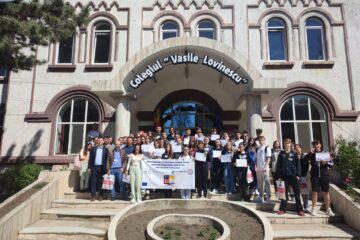 La Colegiul „Vasile Lovinescu” Fălticeni, pentru câteva zile s-au jucat cărți și jocuri de societate