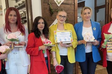 Eleve premiate la Concursul Abordări transcurriculare în nursing