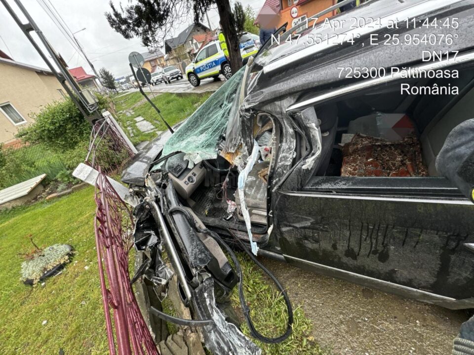 Doi răniți în urma unui accident dintre un tir și un autoturism