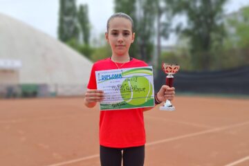 Premii pentru tenismenii fălticeneni la competițiile organizate de Federația Română de Tenis în zona Moldovei