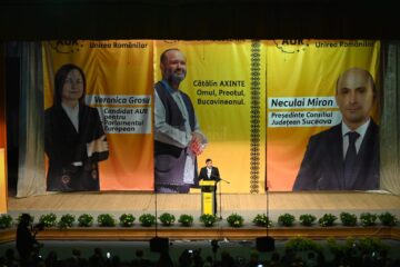George Simion, pe scena Casei de Cultură din Suceava