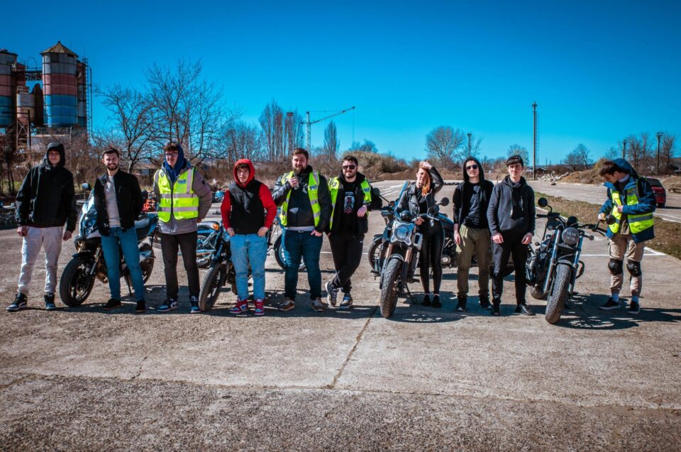 Ia-ți permisul pentru motocicletă A1, de la 16 ani, cu Școala de șoferi BDG Suceava