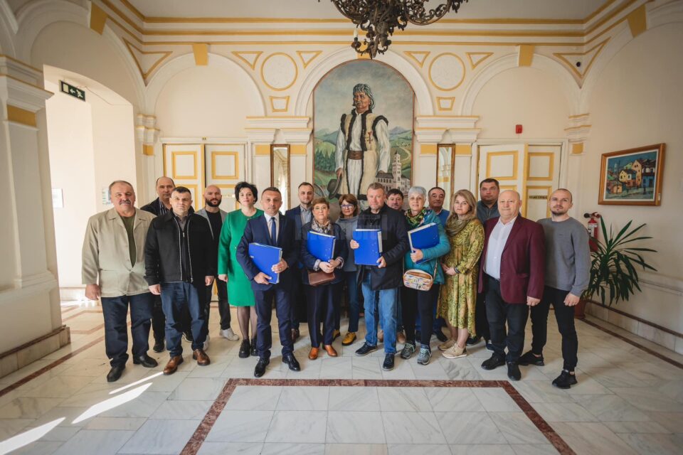 Marius Rîpan și echipa PNL din Vatra Dornei și-au depus candidaturile pentru Primărie și Consiliul Local Marius Rîpan și echipa PNL din Vatra Dornei și-au depus candidaturile pentru Primărie și Consiliul Local