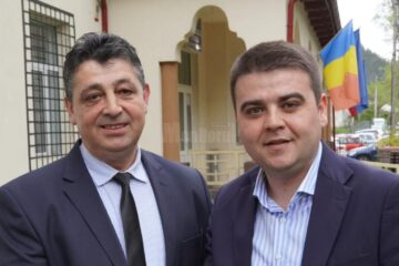 Deputatul Gheorghe Șoldan și primarul din Crucea, Dorin Rusu
