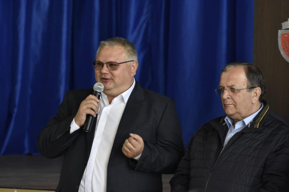 Candidatul PNL pentru Primăria Mitocu Dragomirnei, Radu Airoaie, este susținut de Gheorghe Flutur și Ioan Balan pentru câștigarea alegerilor