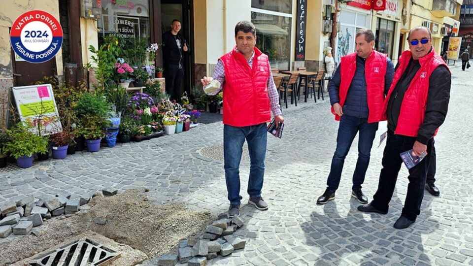 Gheorghe Apetrii a criticat soluția acoperirii cu piatră cubică a străzii Luceafărului din municipiul Vatra Dornei