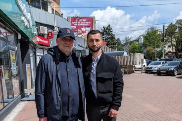Candidatul PSD pentru Primăria Suceava, Vasile Rîmbu, și unul dintre candidații PSD pentru Consiliul Local, Andrei Bacoș