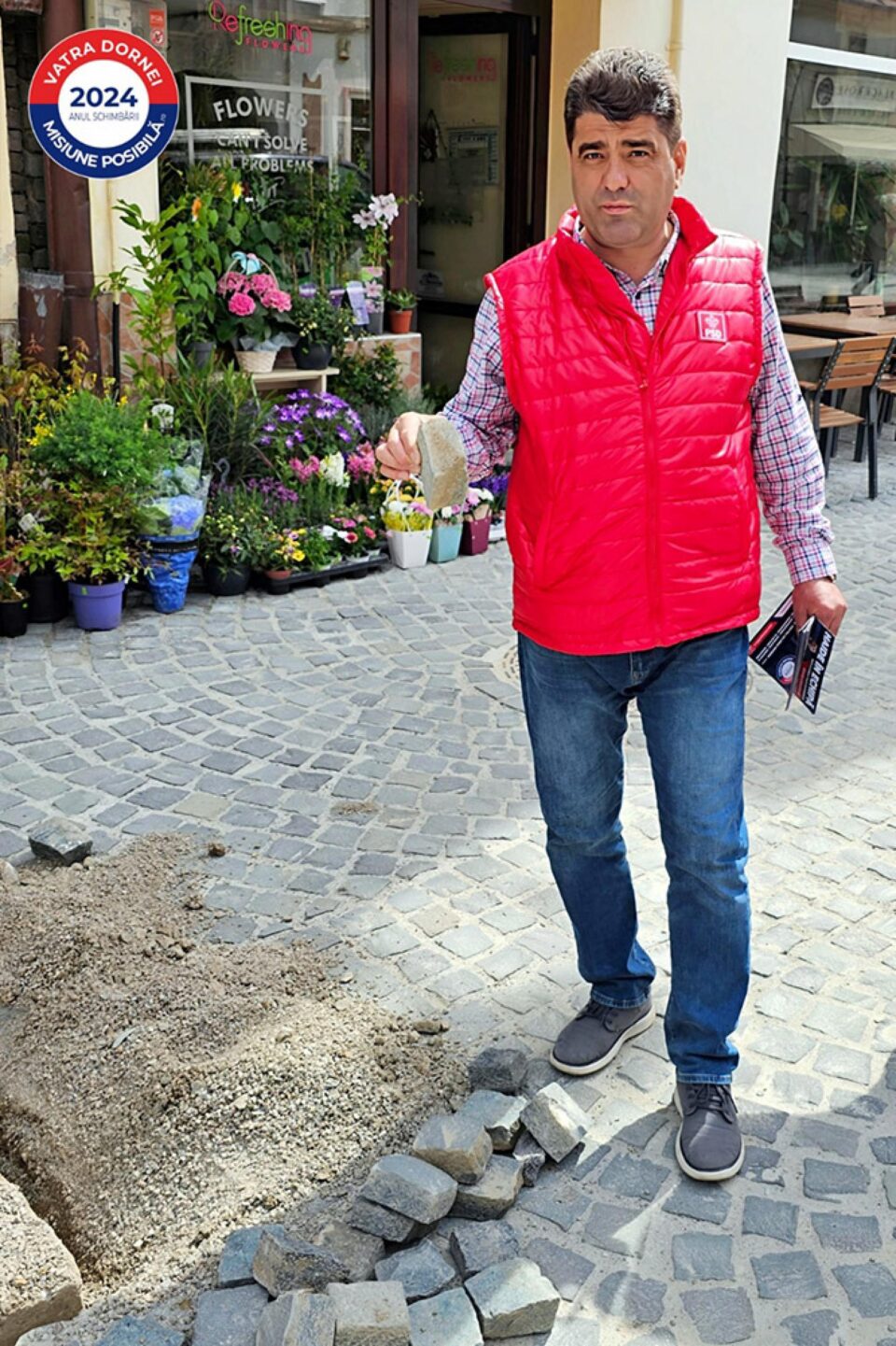 Gheorghe Apetrii a criticat soluția acoperirii cu piatră cubică a străzii Luceafărului din municipiul Vatra Dornei