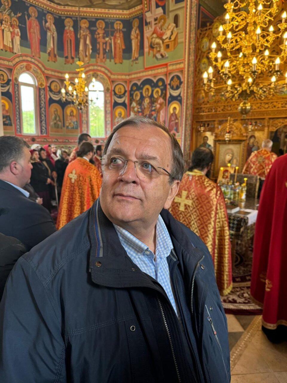 Gheorghe Flutur a ales să meargă de ziua sa onomastică la slujba de Sfântul Maslu de la biserica ”Sf. Gheorghe” din Arbore Gheorghe Flutur a ales să meargă de ziua sa onomastică la slujba de Sfântul Maslu de la biserica ”Sf. Gheorghe” din Arbore