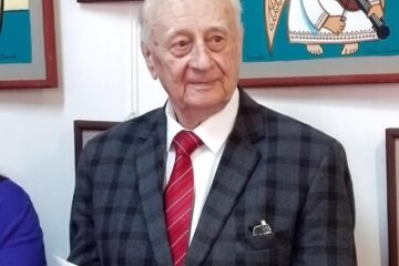Artistul Radu Bercea la vernisajul expoziției sale, deschise la Teatrul „Matei Vișniec” din Suceava