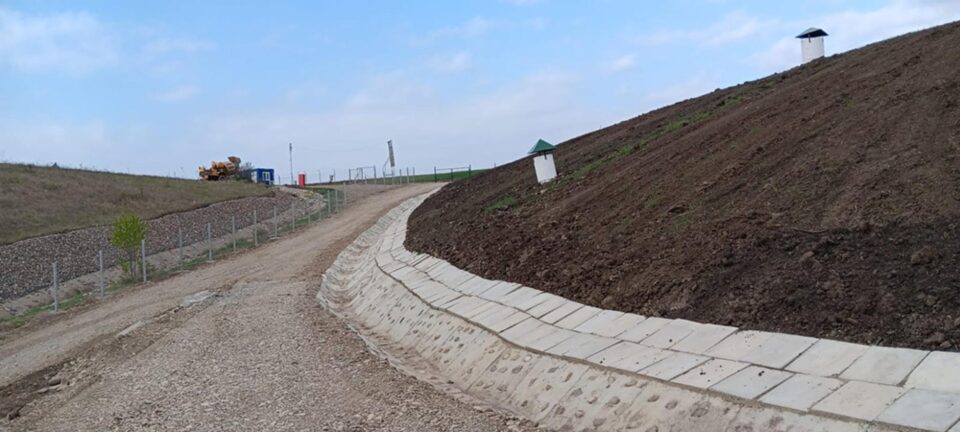 S-au finalizat lucrările de închidere a depozitului temporar de deșeuri municipale din Fălticeni