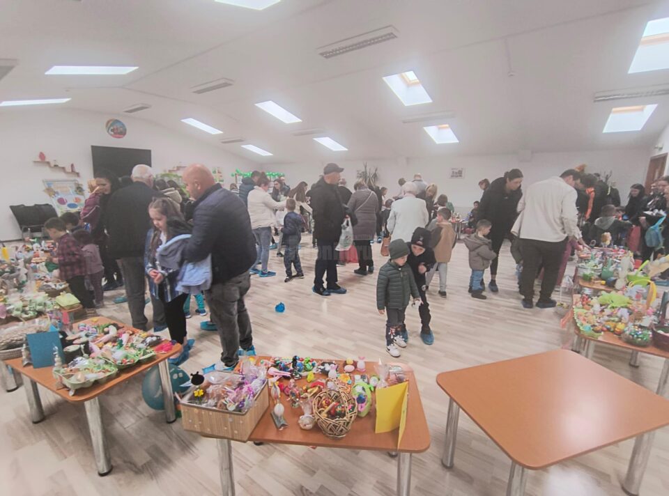 Expoziție cu vânzare în scop umanitar, la Grădinița „Prichindel” Suceava