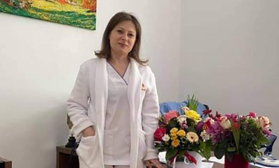Medicul Anca Dumitrovici Ababneh a primit o condamnare de 2 ani și 6 luni cu suspendare sub supraveghere Medicul Anca Dumitrovici Ababneh a primit o condamnare de 2 ani și 6 luni cu suspendare sub supraveghere