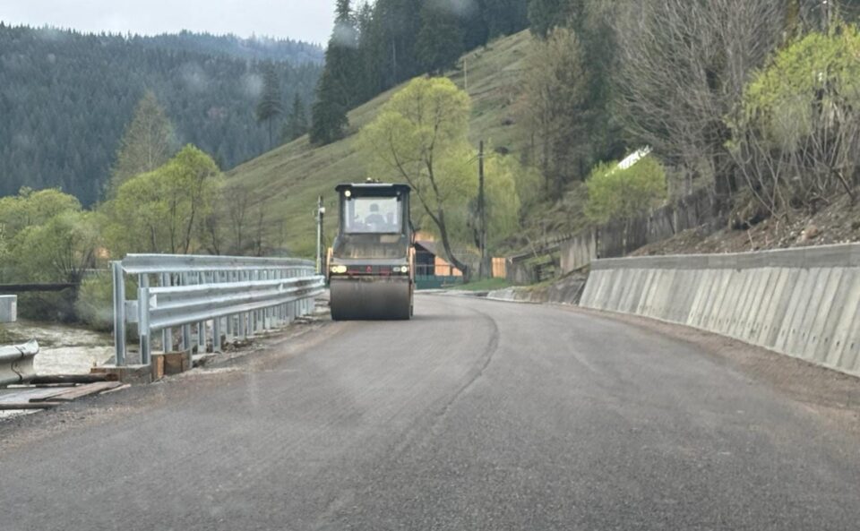 Drum de legătură în lucru de la Moldovița Argel spre Brodina și spre granița cu Ucraina la Ulma
