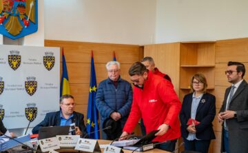 Demonstrație de forță la depunerea candidaturii lui Traian Andronachi pentru Primăria Rădăuți