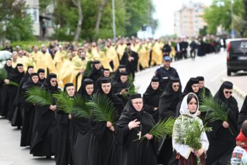 Procesiune de Florii, pe străzile Sucevei. Foto artistul