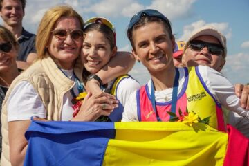 Elisabeta Lipa le felicită pe Gianina van Groningen și Ionela Cozmiuc pentru aurul din Ungaria