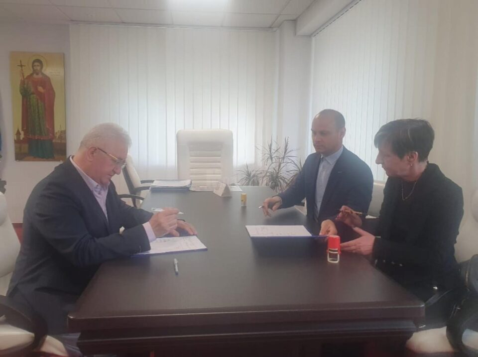 Valoarea contractului de execuție a autobazei de transport metropolitan semnat este de 9.9 milioane lei, iar durata de realizare este de 12 luni Valoarea contractului de execuție a autobazei de transport metropolitan semnat este de 9.9 milioane lei, iar durata de realizare este de 12 luni