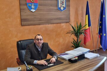 Primarul din Vatra Moldoviței, Virgil Saghin, a fost repus în funcție și și-a depus candidatura pentru un nou mandat