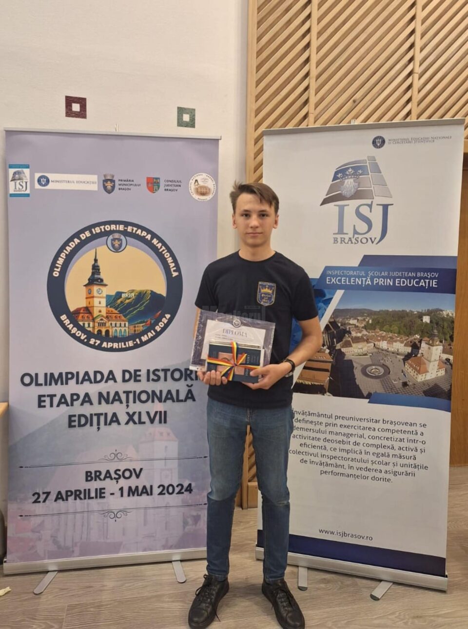 Ruben Ciobanu, din clasa a X-a, de la Colegiul Național „Ștefan cel Mare” Suceava, prof. coordonator Didina Petrișor