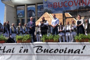 Peste 1.500 de spectatori la concertul pascal din centrul Sucevei. Gheorghe Flutur: „Bucovina devine un adevărat tezaur pe zi ce trece”