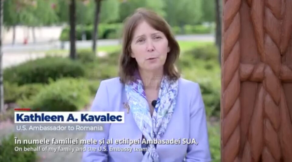 Ambasadoarea SUA în România, E.S. Kathleen Kavalec