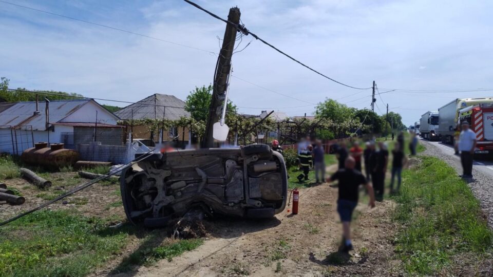 Accident cu cinci răniți pe E 85, la Roșiori