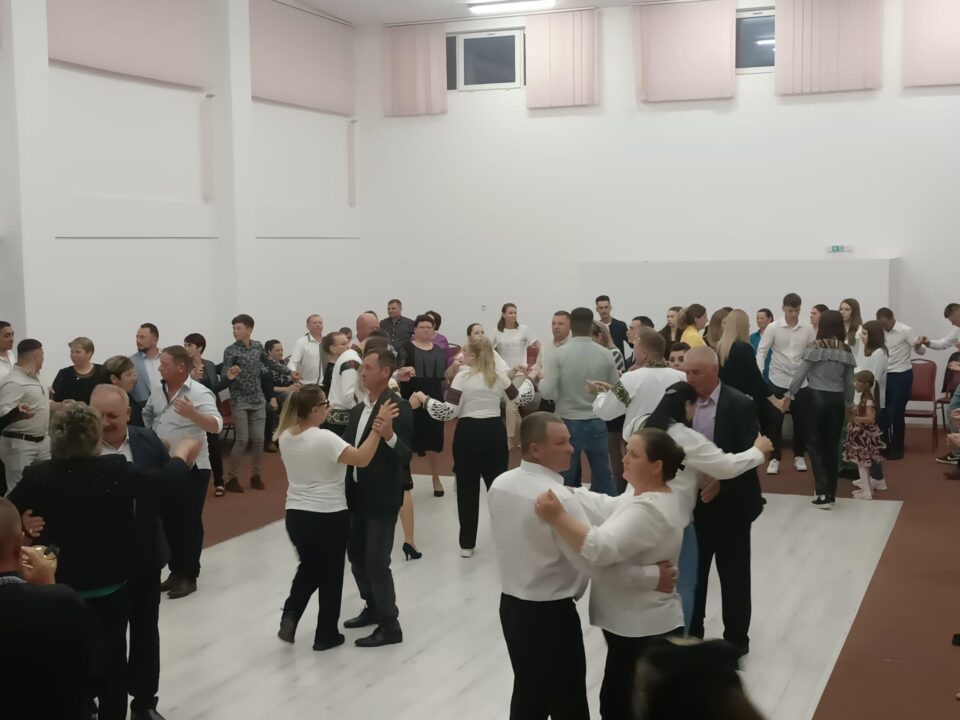 Viceprimarul Marian Sabie vrea să reînvie tradiția horelor și balurilor din satele comunei Fântânele