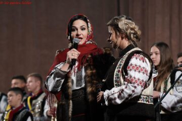 Viorica Macovei și Mihaela Bârsan