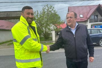 Președintele CJ Suceava, Gheorghe Flutur, și primarul din Horodnic de Sus, Valentin Luță