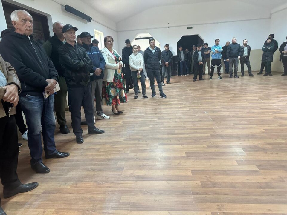 Președintele Flutur și primarul Siretului, Adrian Popoiu, l-au lansat în competiția electorală pe candidatul PNL la Primăria Grănicești