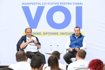 Presedintele PNL Suceava Gheorghe Flutur si candidatul PNL la Primaria Suceava Lucian Harsovschi