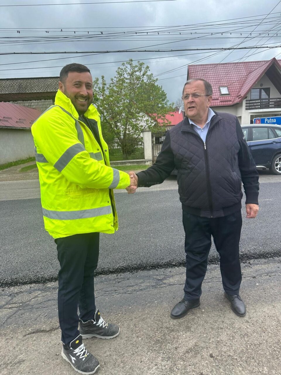 Președintele CJ Suceava, Gheorghe Flutur, și primarul din Horodnic de Sus, Valentin Luță