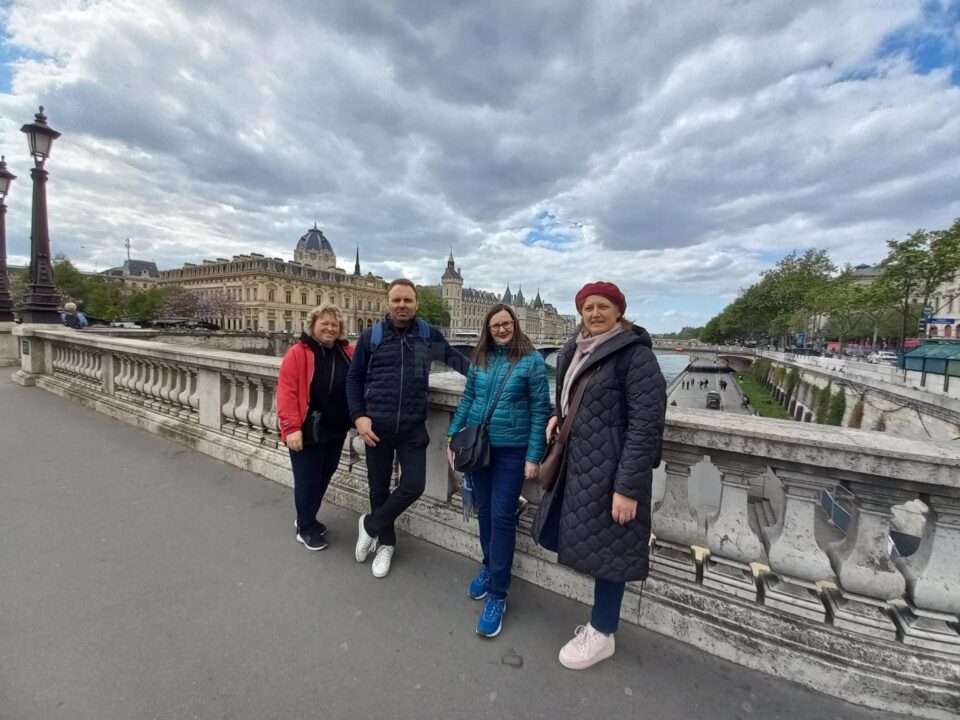Curs de formare la Paris pentru mai mulți profesori de la Gălănești