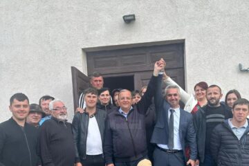 Președintele Flutur și primarul Siretului, Adrian Popoiu, l-au lansat în competiția electorală pe candidatul PNL la Primăria Grănicești