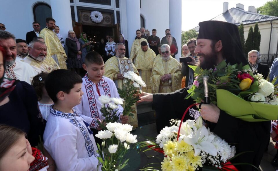 Slujbă arhierească la împlinirea a 200 de ani de la punerea pietrei de temelie a Bisericii „Adormirea Maicii Domnului”