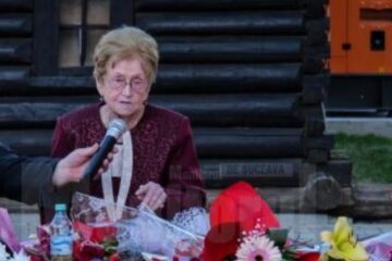 Scriitoarea Artemisia Ignătescu, în vârstă de 96 de ani, a lansat anul acesta o nouă carte: „Temelia”