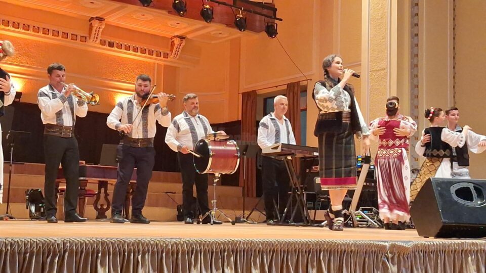Taraful Florin Mucea si Angelica Flutur